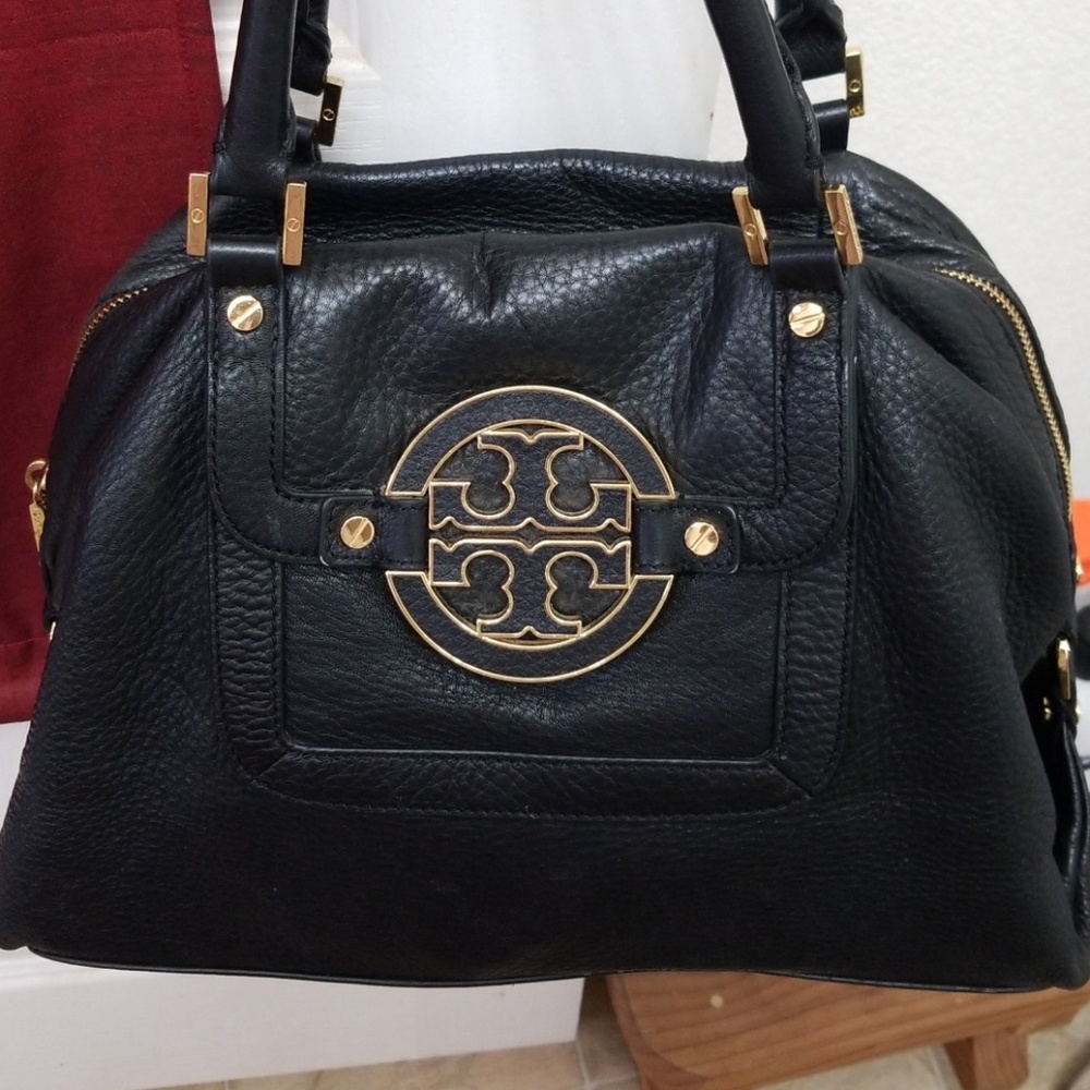 Tory Burch Black Leather Purse *Read description*